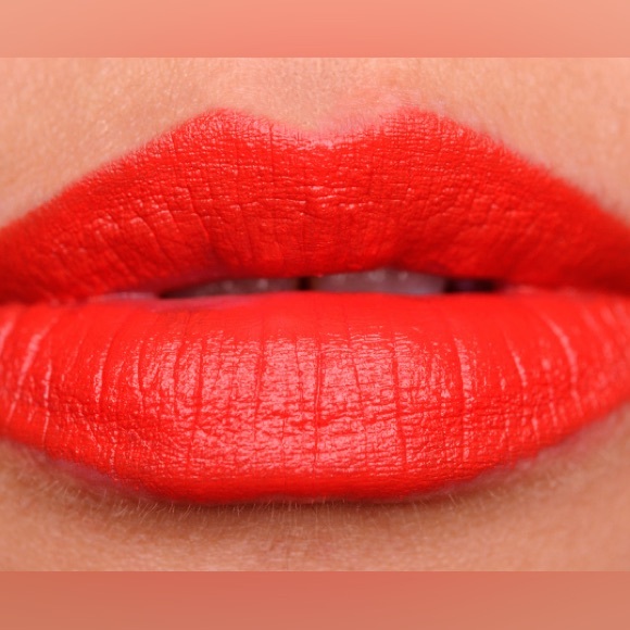 MAC Limited Edition lipstick in Scarlet Ibis - Picture 5 of 7